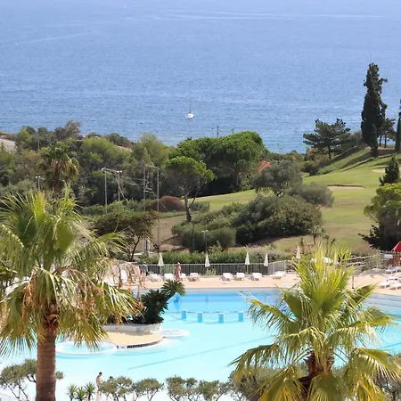 Apartment Cap Esterel Village : 2 Pieces Mer Renove 2e Etage- E1 275la *