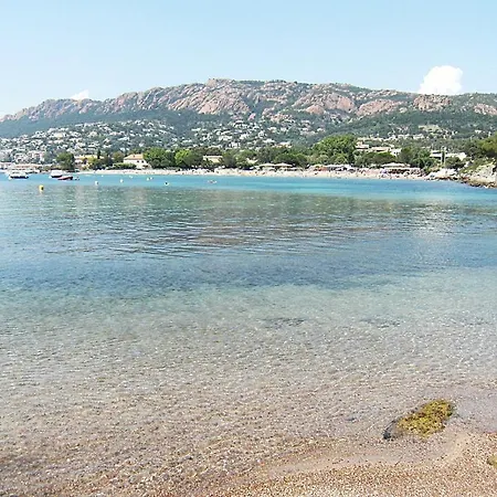 Apartment Cap Esterel Village : 2 Pieces Mer Renove 2e Etage- E1 275la *
